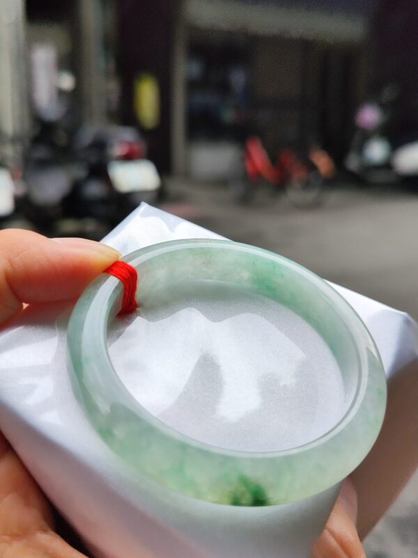 冰透起膠飄綠花正鐲