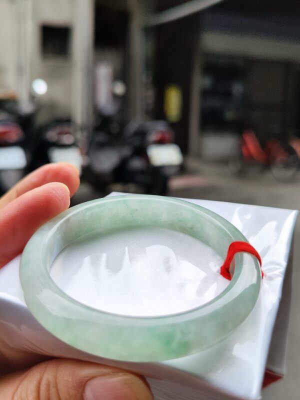 冰透起膠飄綠花正鐲