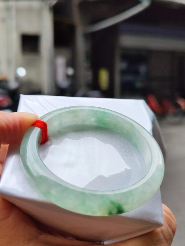 冰透起膠飄綠花正鐲