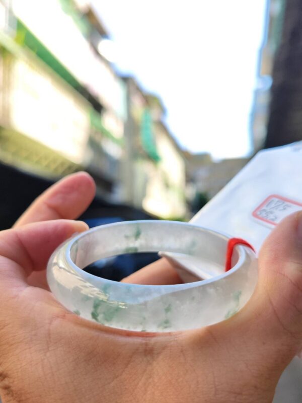 頂級放光玻璃種飄綠花正圈超厚庄手鐲
