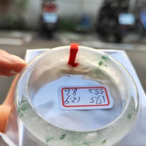 頂級放光玻璃種飄綠花正圈超厚庄手鐲