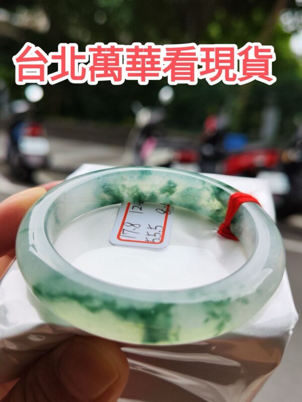 頂級放光玻璃種飄綠花正圈厚庄手鐲