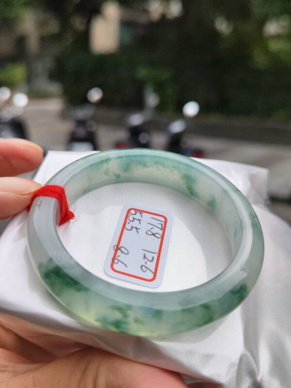 頂級放光玻璃種飄綠花正圈厚庄手鐲