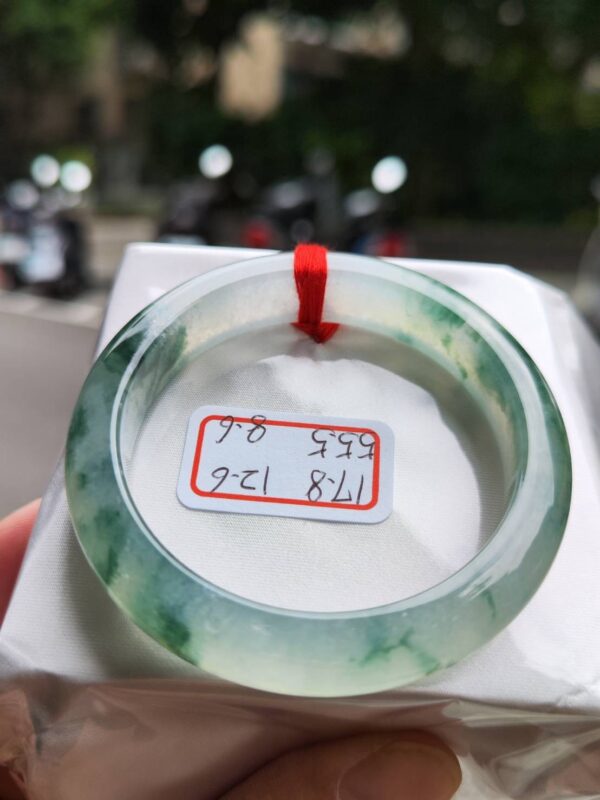 頂級放光玻璃種飄綠花正圈厚庄手鐲