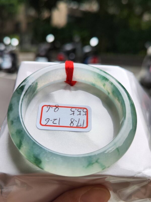 頂級放光玻璃種飄綠花正圈厚庄手鐲