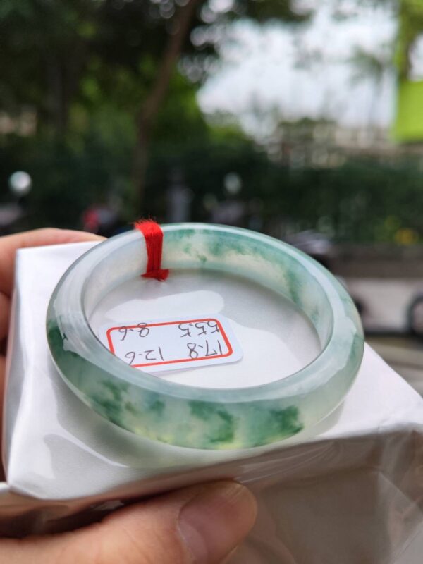 頂級放光玻璃種飄綠花正圈厚庄手鐲