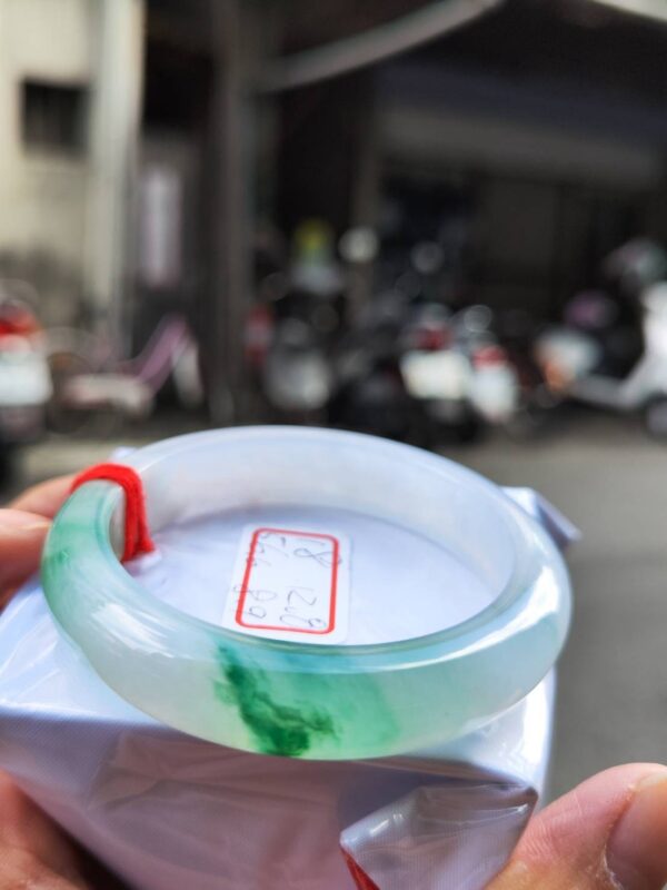 冰種飄綠花正圈厚庄手鐲
