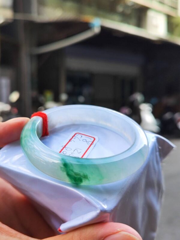 冰種飄綠花正圈厚庄手鐲