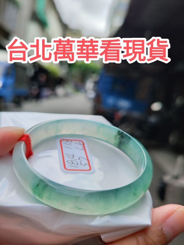 頂級放光玻璃種飄綠花正圈手鐲