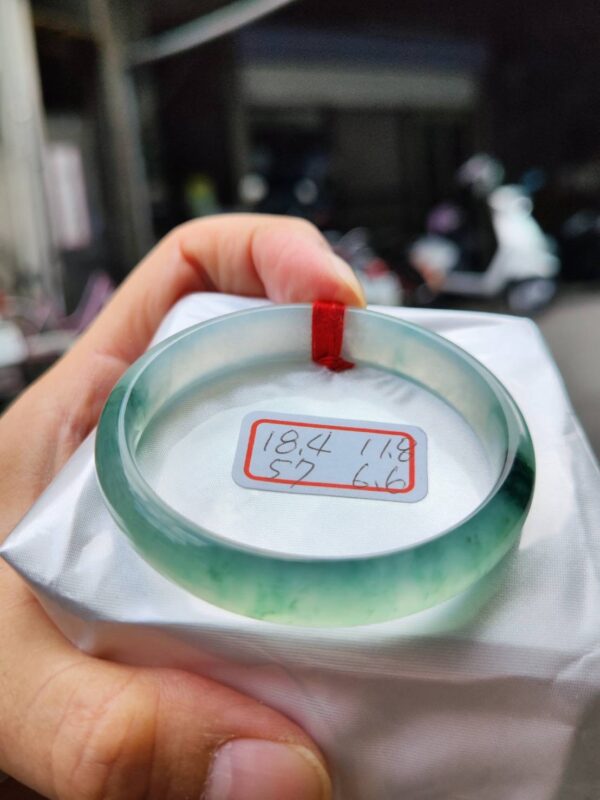 頂級放光玻璃種飄綠花正圈手鐲
