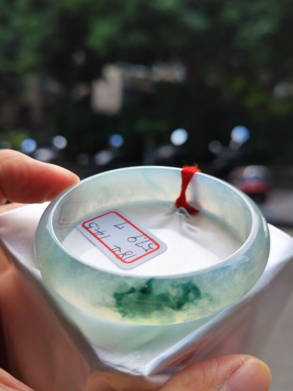 頂級放光玻璃種飄綠花正圈寬版手鐲