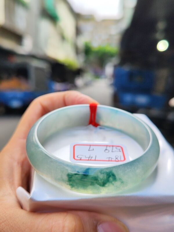 頂級放光玻璃種飄綠花正圈寬版手鐲