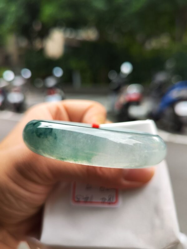 頂級放光玻璃種飄綠花正圈寬版手鐲