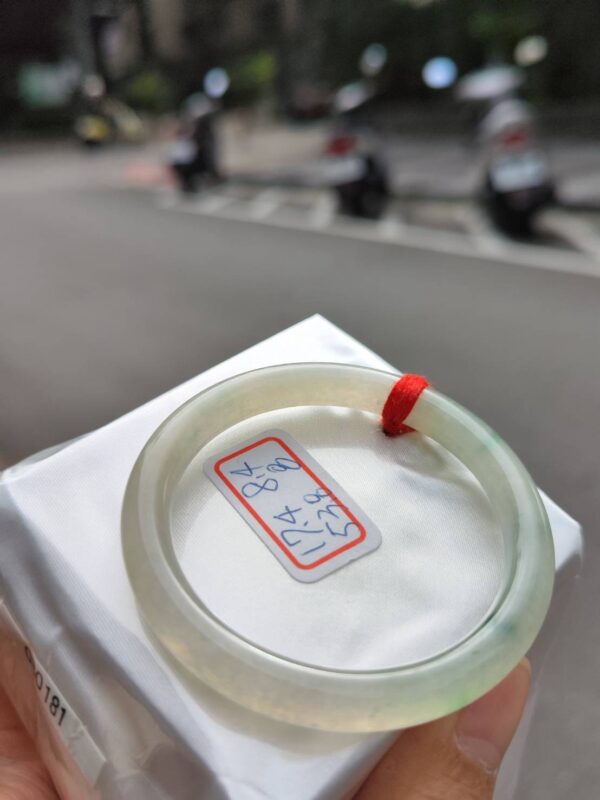 冰透起膠飄花圓骨手鐲
