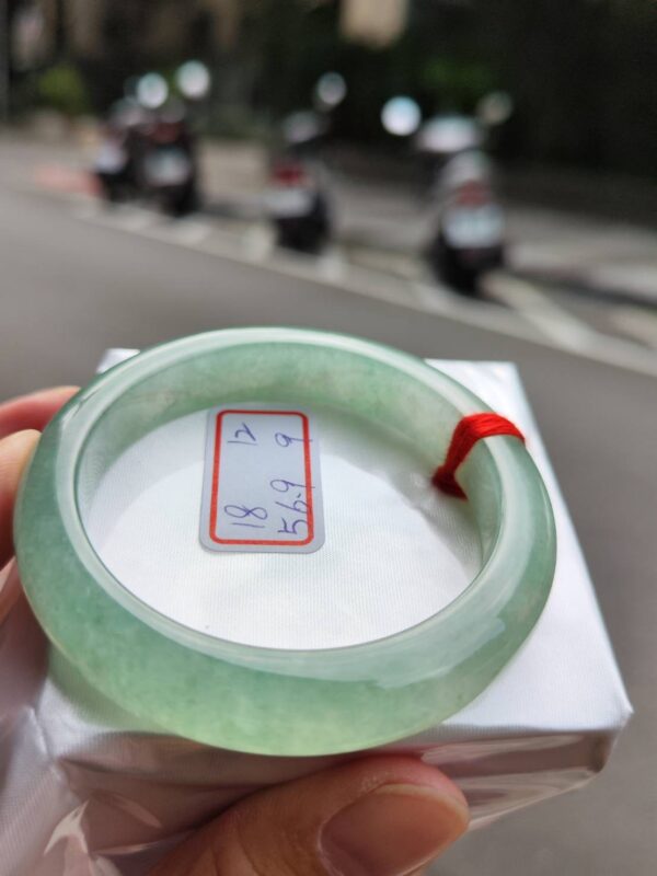 冰種起膠滿綠正圈厚庄手鐲