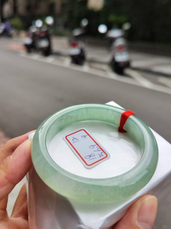 冰種起膠滿綠正圈厚庄手鐲