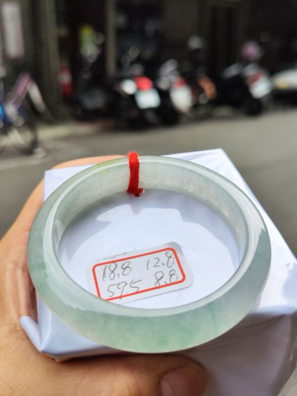 頂級放光玻璃種飄綠花正圈厚庄手鐲