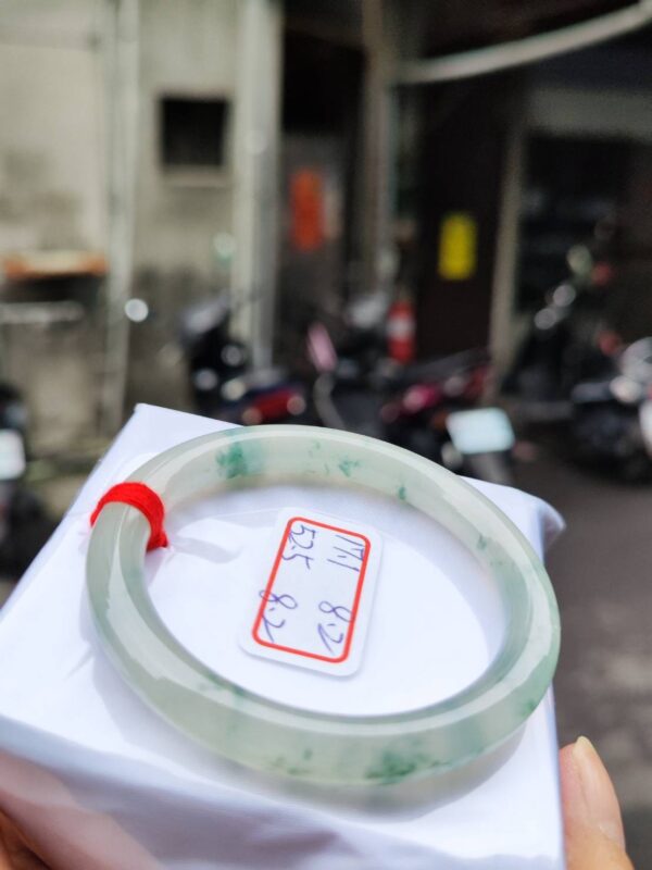 頂級放光玻璃種飄花正圈圓骨手鐲