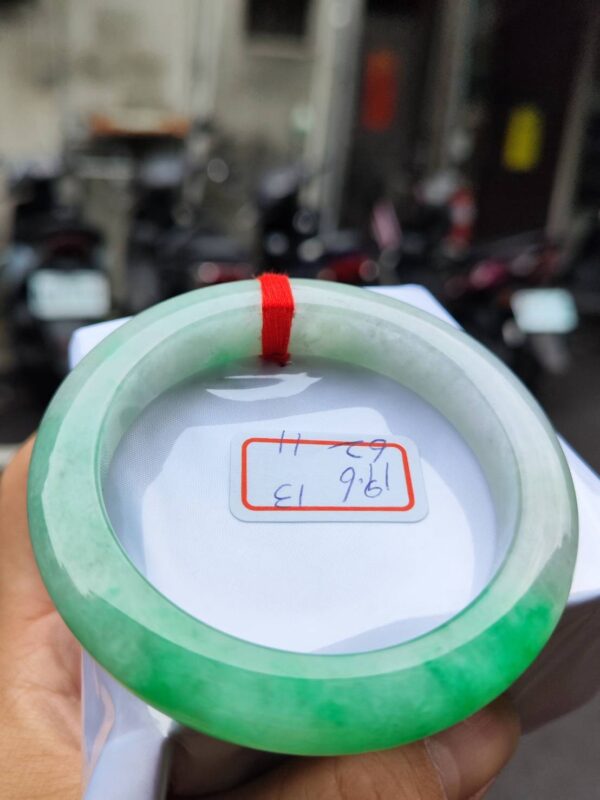 糯冰種飄陽綠正圈超厚庄手鐲