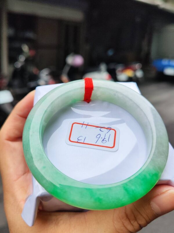 糯冰種飄陽綠正圈超厚庄手鐲