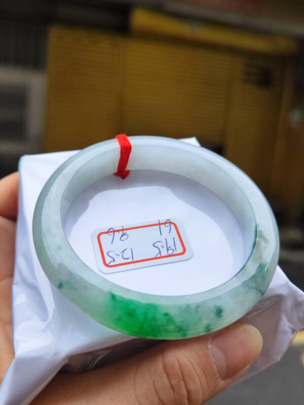 糯冰種飄陽綠正圈超厚庄手鐲
