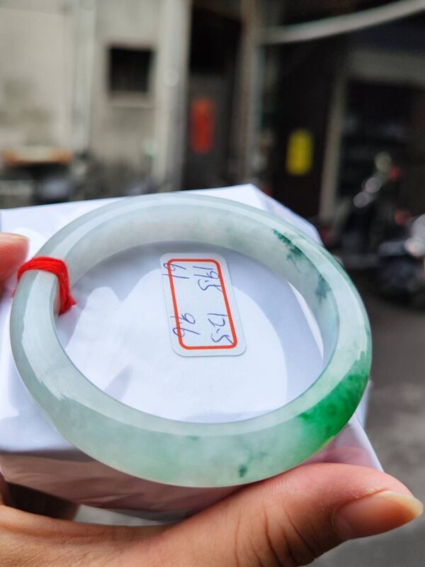 糯冰種飄陽綠正圈超厚庄手鐲