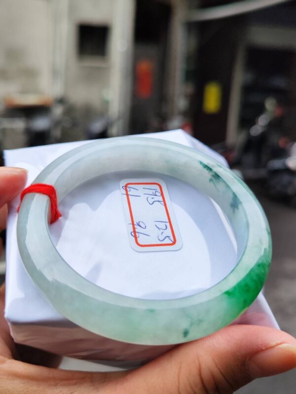 糯冰種飄陽綠正圈超厚庄手鐲