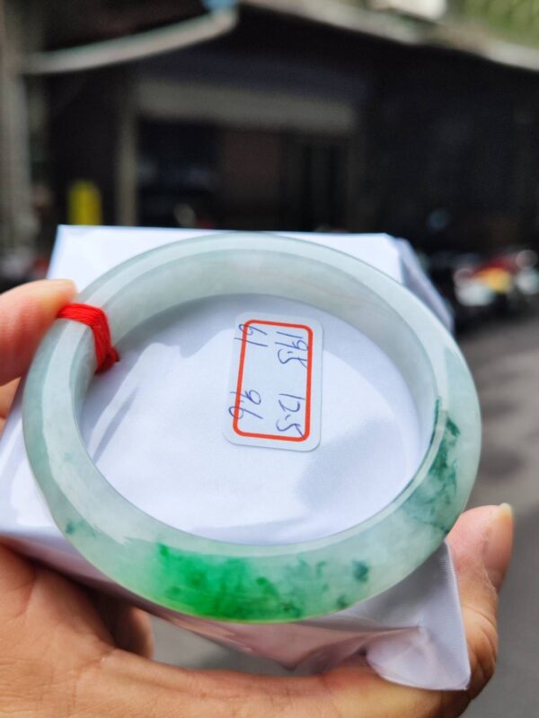 糯冰種飄陽綠正圈超厚庄手鐲