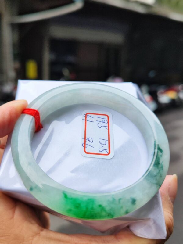 糯冰種飄陽綠正圈超厚庄手鐲