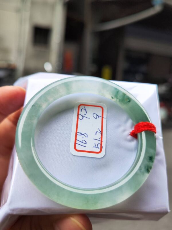 放光玻璃種飄綠花正圈圓骨手鐲