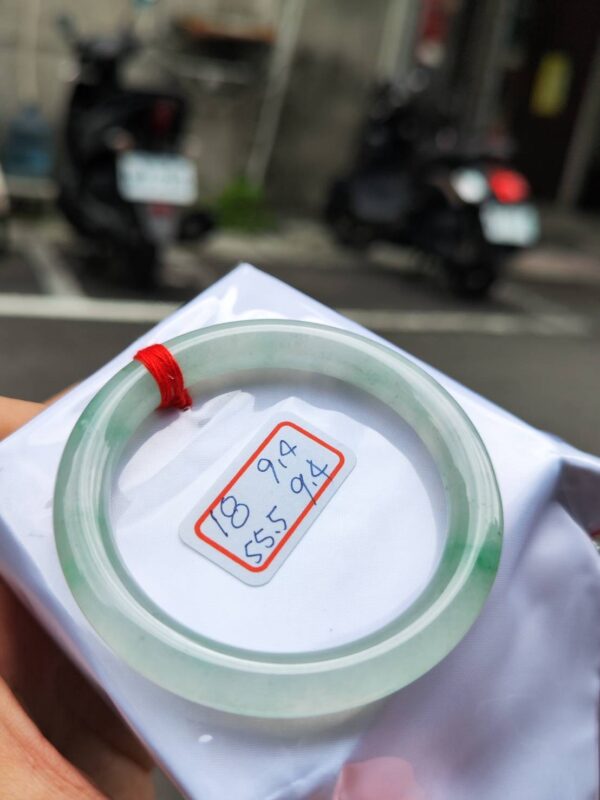 放光玻璃種飄綠花正圈手鐲