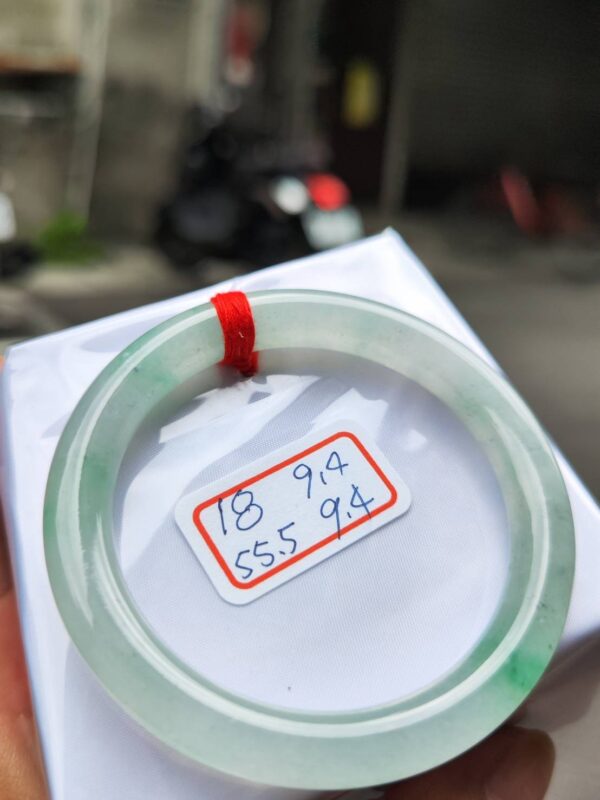 放光玻璃種飄綠花正圈手鐲