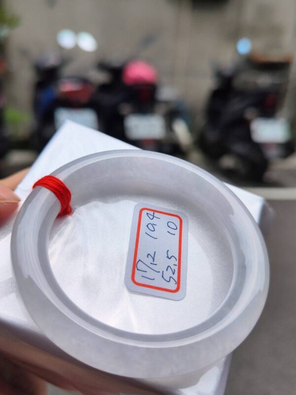 天然緬甸玉A貨 (( 冰種))白月光正圈圓骨手鐲