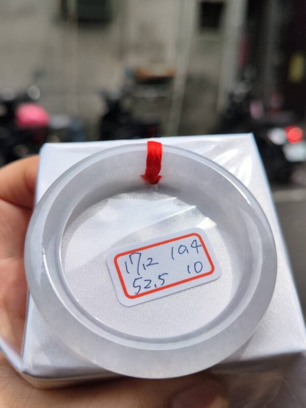天然緬甸玉A貨 (( 冰種))白月光正圈圓骨手鐲