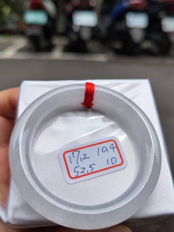 天然緬甸玉A貨 (( 冰種))白月光正圈圓骨手鐲
