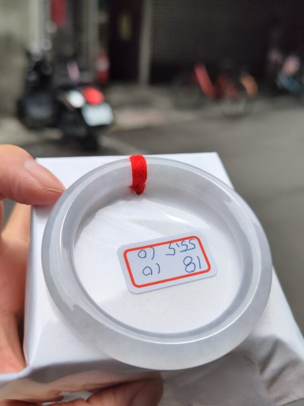 天然緬甸玉A貨 (( 冰種))白月光正圈圓骨手鐲