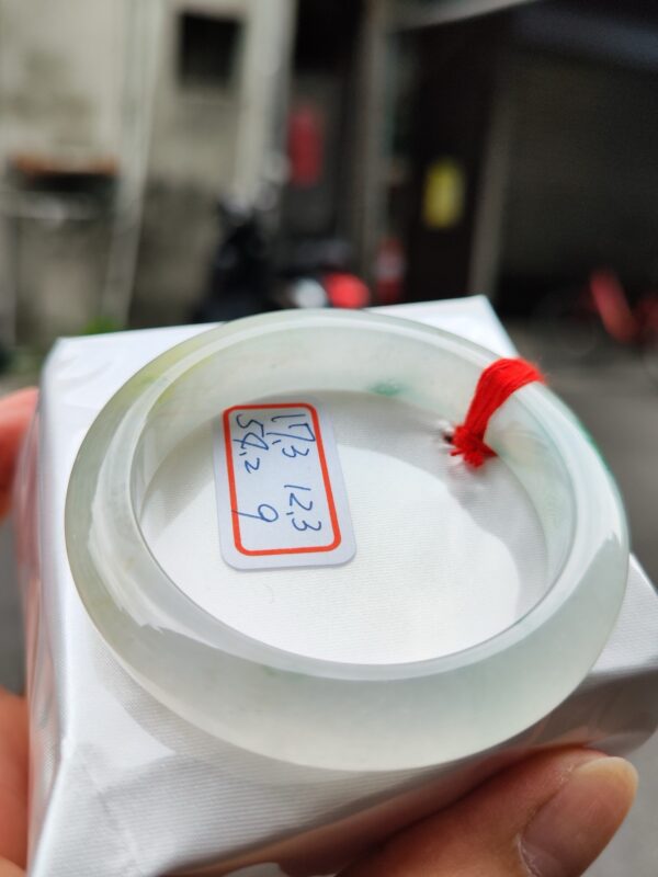 天然緬甸玉A貨 放光玻璃種飄花正圈厚庄手鐲