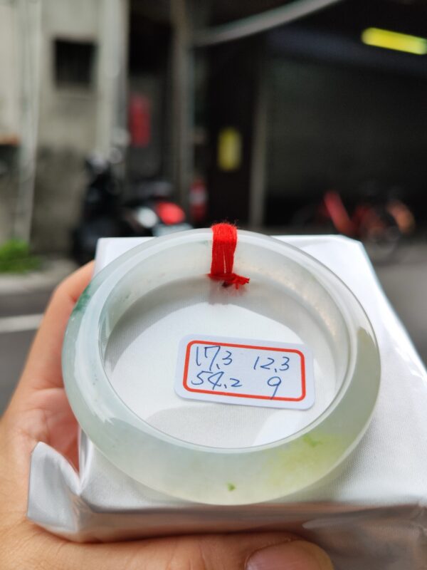 天然緬甸玉A貨 放光玻璃種飄花正圈厚庄手鐲