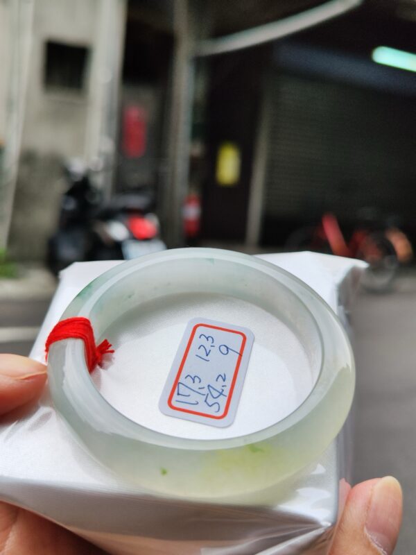 天然緬甸玉A貨 放光玻璃種飄花正圈厚庄手鐲