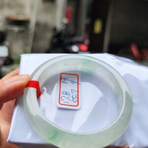 天然緬甸玉A貨 放光玻璃種飄綠花正圈厚庄手鐲