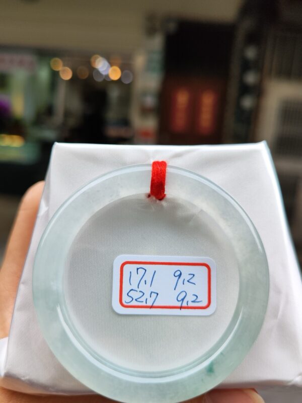 天然緬甸玉A貨 放光玻璃種飄花正圈圓骨手鐲