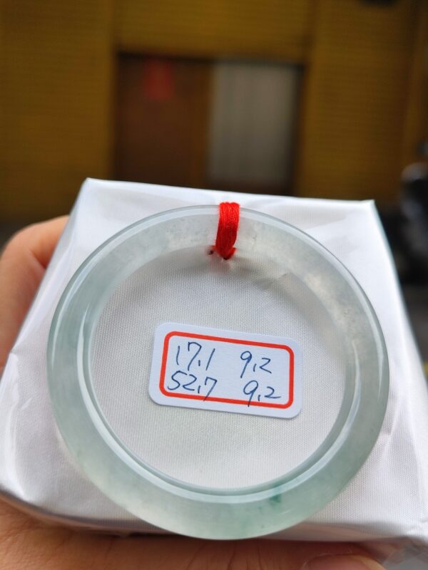 天然緬甸玉A貨 放光玻璃種飄花正圈圓骨手鐲
