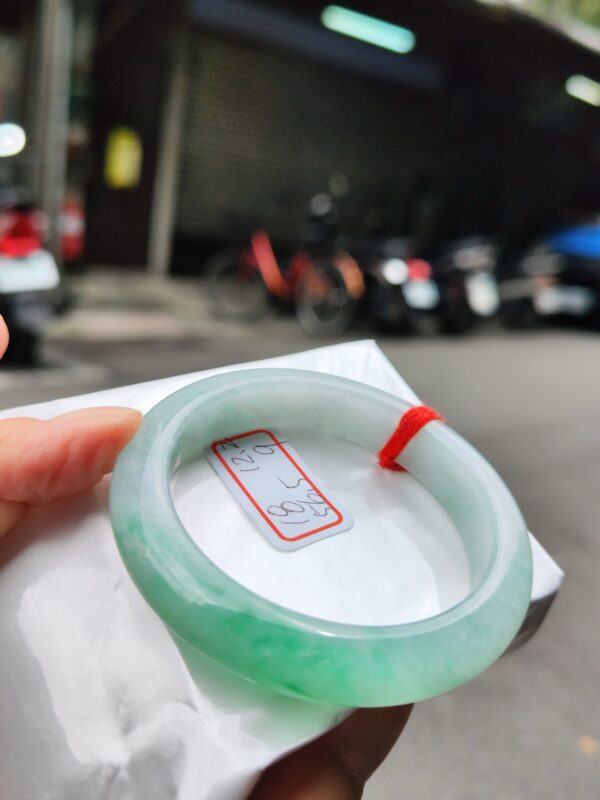 天然緬甸玉A貨 飄綠花正圈厚庄手鐲