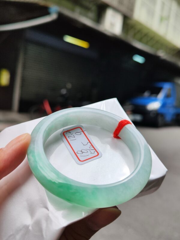 天然緬甸玉A貨 飄綠花正圈厚庄手鐲