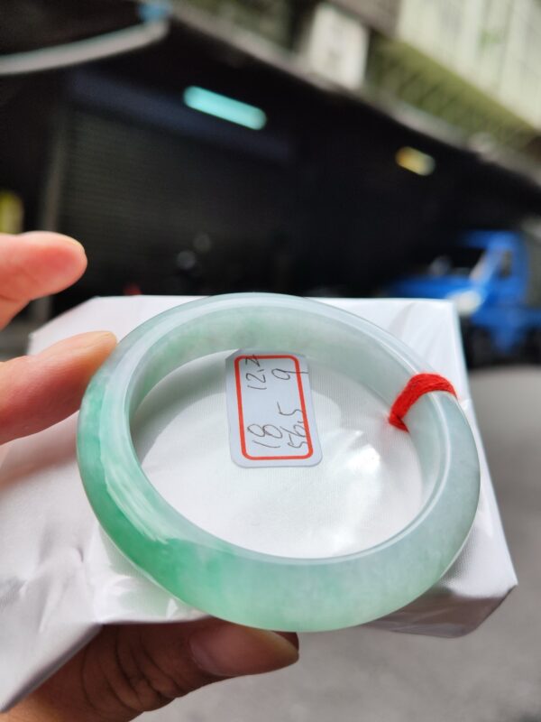 天然緬甸玉A貨 飄綠花正圈厚庄手鐲