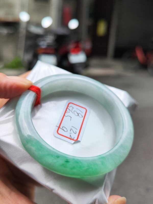 天然緬甸玉A貨 飄綠花正圈厚庄手鐲