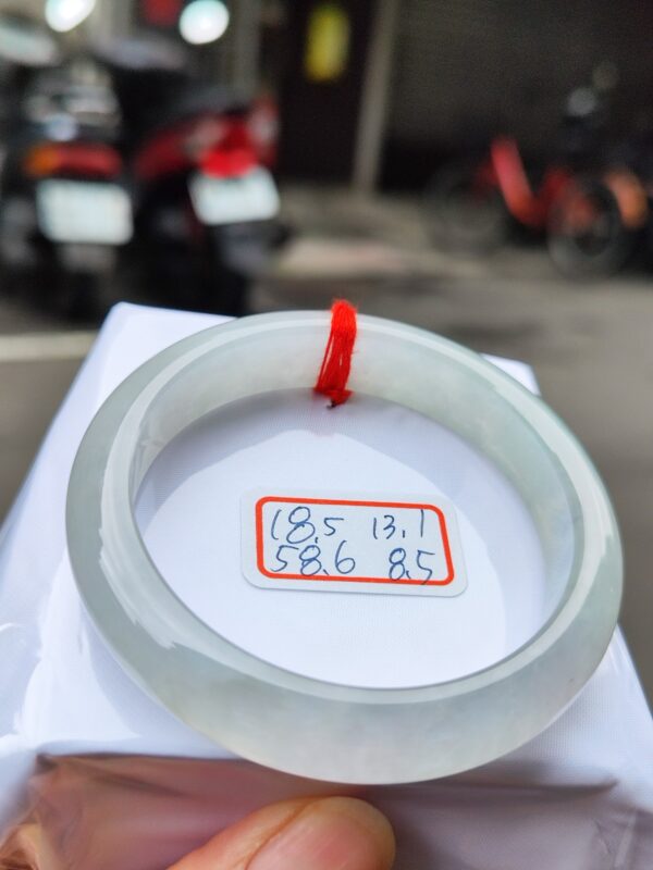 天然緬甸玉A貨 放光玻璃種正圈厚庄手鐲
