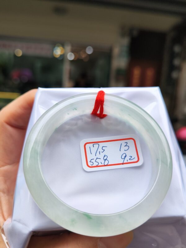 天然緬甸玉A貨 放光玻璃種飄花正圈厚庄手鐲