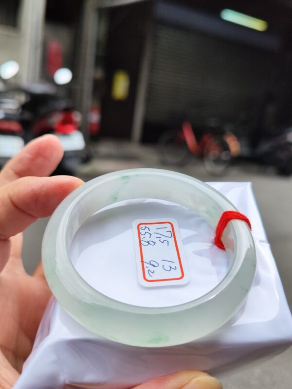 天然緬甸玉A貨 放光玻璃種飄花正圈厚庄手鐲