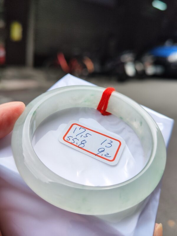 天然緬甸玉A貨 放光玻璃種飄花正圈厚庄手鐲